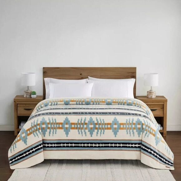 Pendleton blanket - QUEEN SIZE Pendleton plush blanket - NEW WITH TAGS - Picture 5 of 5